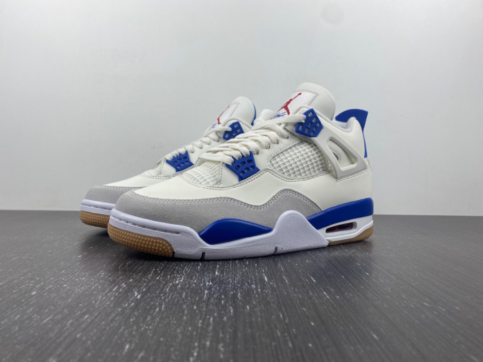 Nike SB x Air Jordan 4 White and Blue DR5415-104