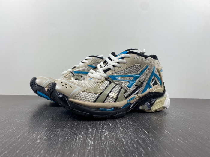BLCG PHANTOM SNEAKER 677403 W2RB6 2028