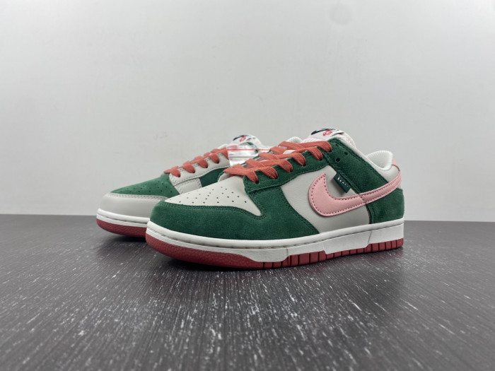 Nike Dunk Low SE All Petals United Fir Green (Women''s) FN8923-061