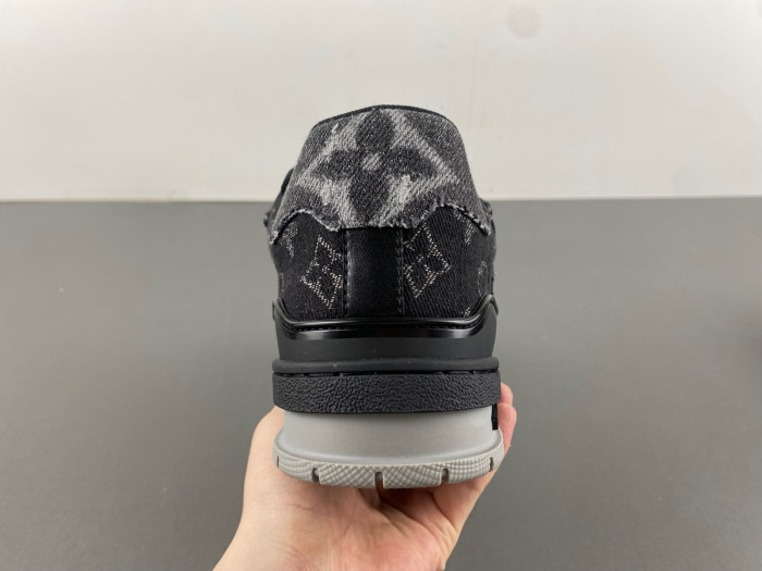 Lou1su1tt Skate Sneaker