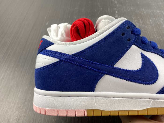 Nike SB Dunk Low Los Angeles Dodgers DO9395-400
