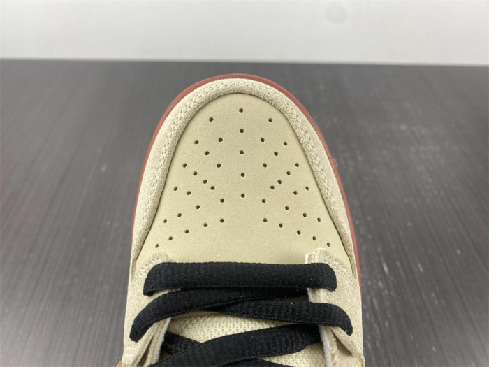 Nike SB Dunk Low Pro Hennessy BQ6817-100