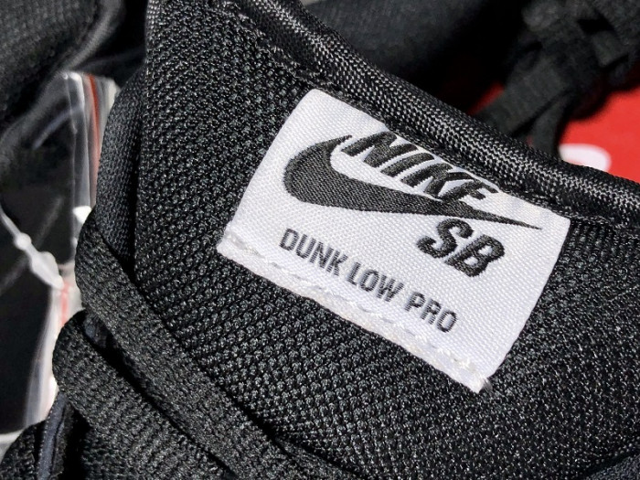S*p*e x nike sb dunk low silver black ck3480-001