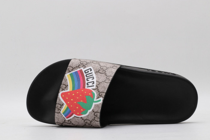 Gu66 SLIPPERS