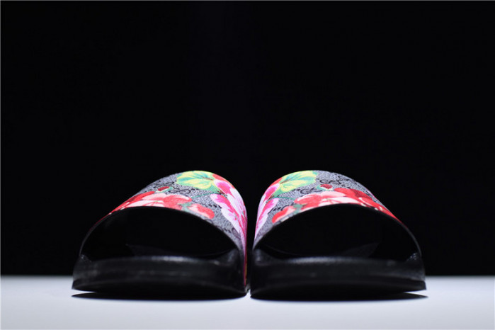 Gu66 SLIPPERS