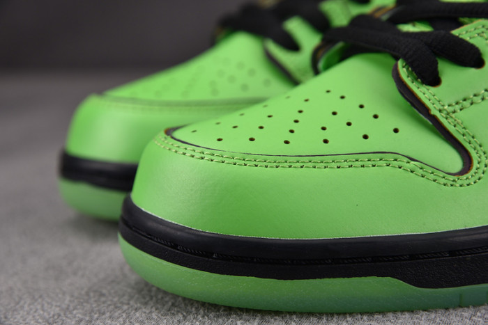 Nike The Powerpuff Girls x Dunk Low Pro SB QS 