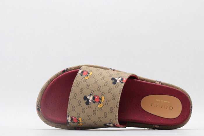Gu66 SLIPPERS