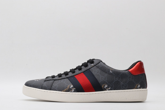 Gu66 Ace Embroidered Low-Top Sneaker