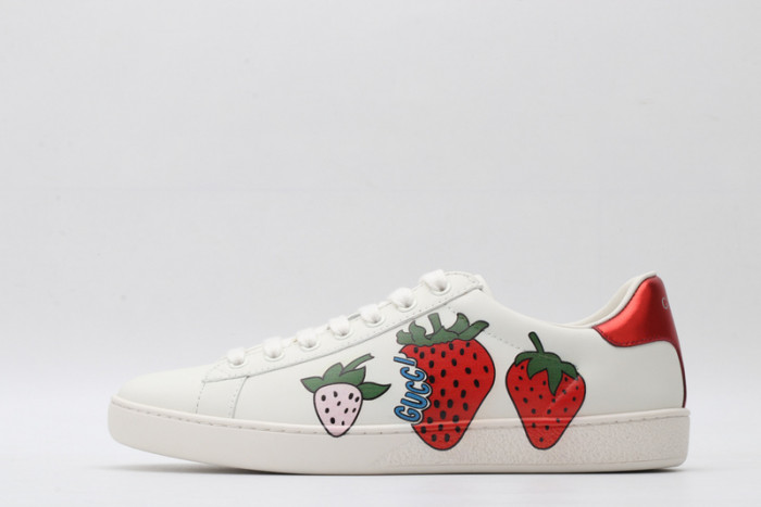 Gu66 Ace Embroidered Low-Top Sneaker