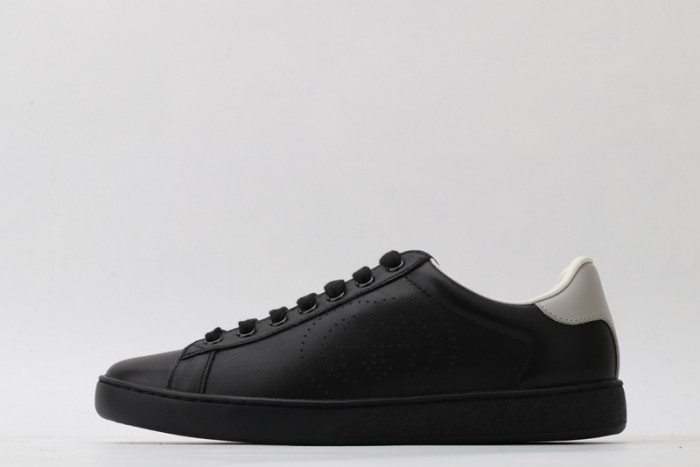 Gu66 Ace Embroidered Low-Top Sneaker