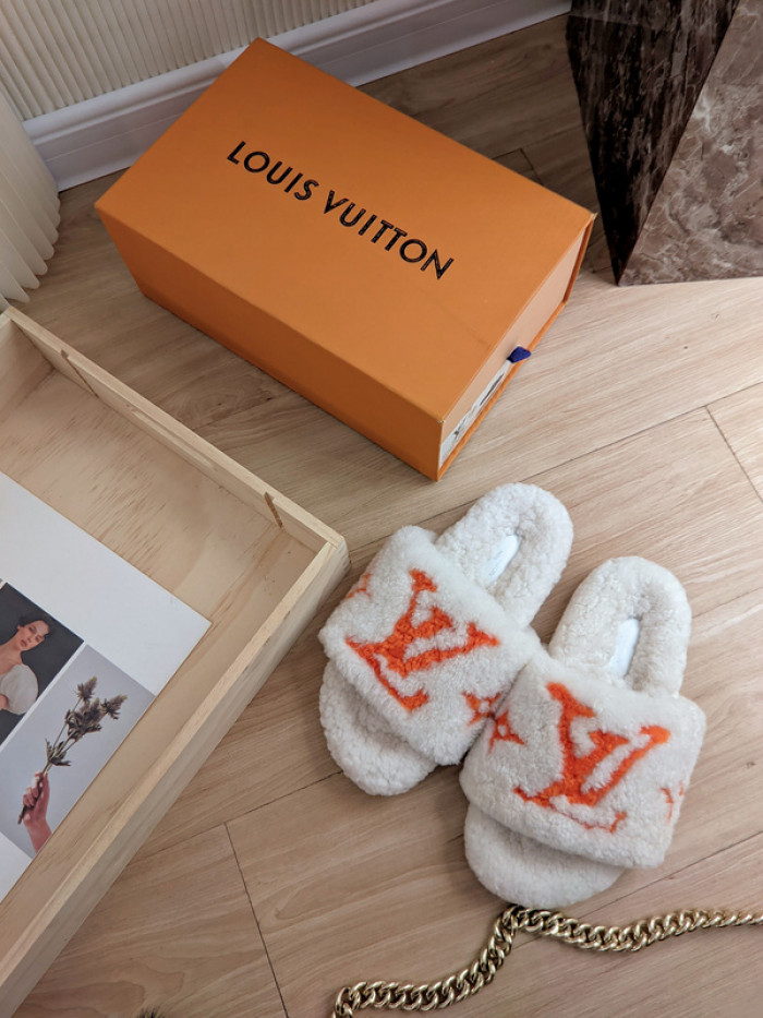 Lou1su1tt slides