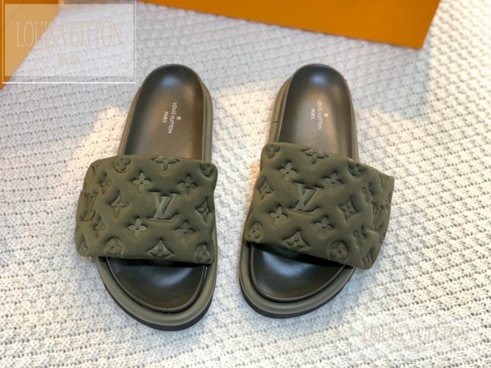 Lou1su1tt slides