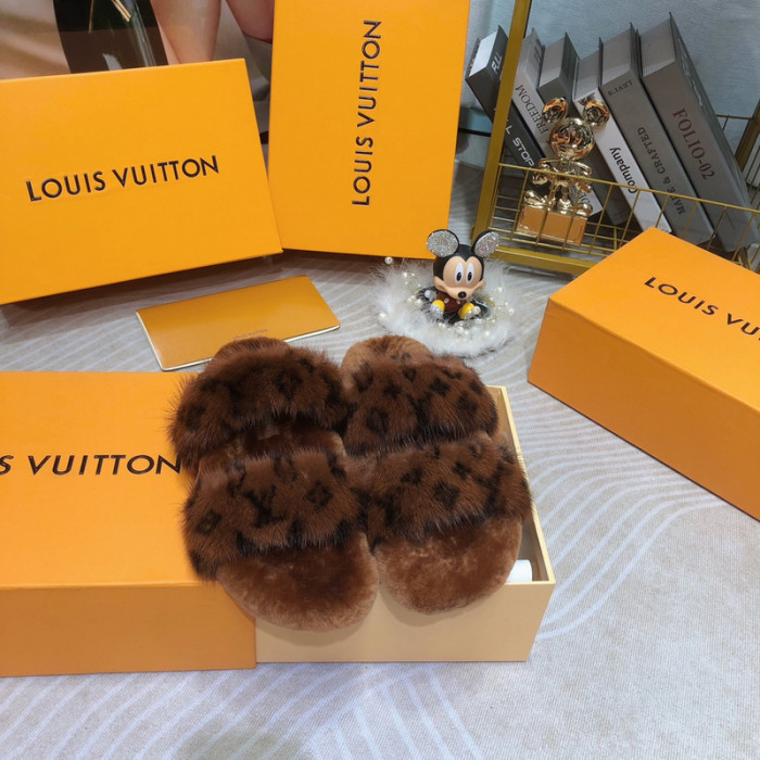 Lou1su1tt slides