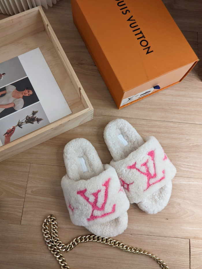 Lou1su1tt slides