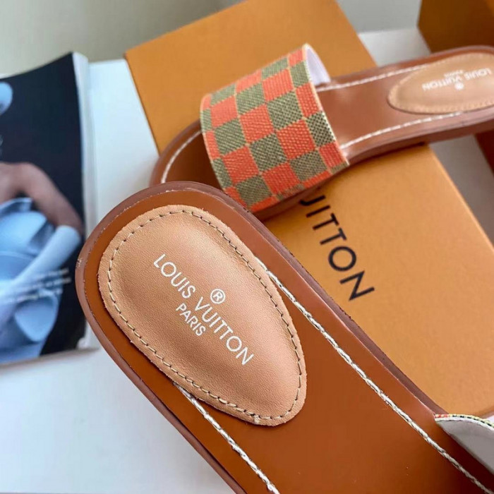Lou1su1tt slides