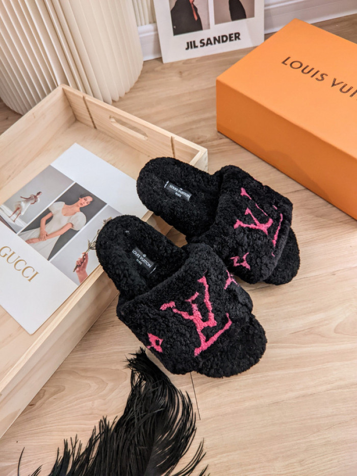 Lou1su1tt slides