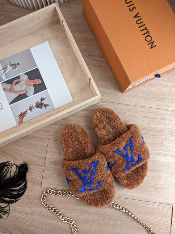 Lou1su1tt slides