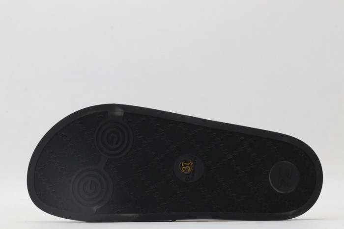 Gu66 SLIPPERS