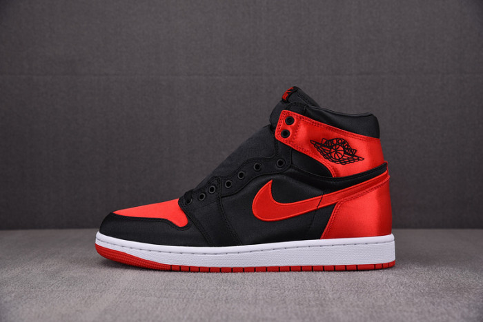 Air Jordan 1 Retro High OG Satin Bred FD4810-061