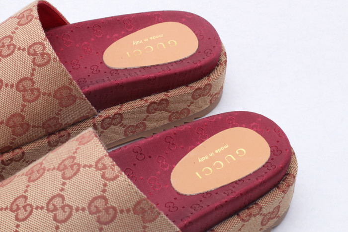 Gu66 SLIPPERS