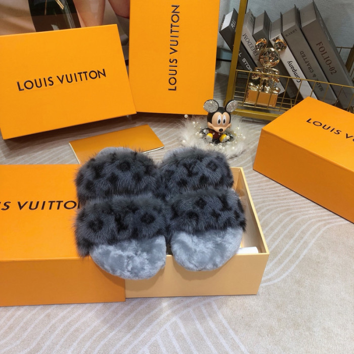 Lou1su1tt slides