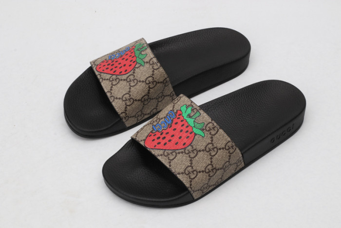 Gu66 SLIPPERS