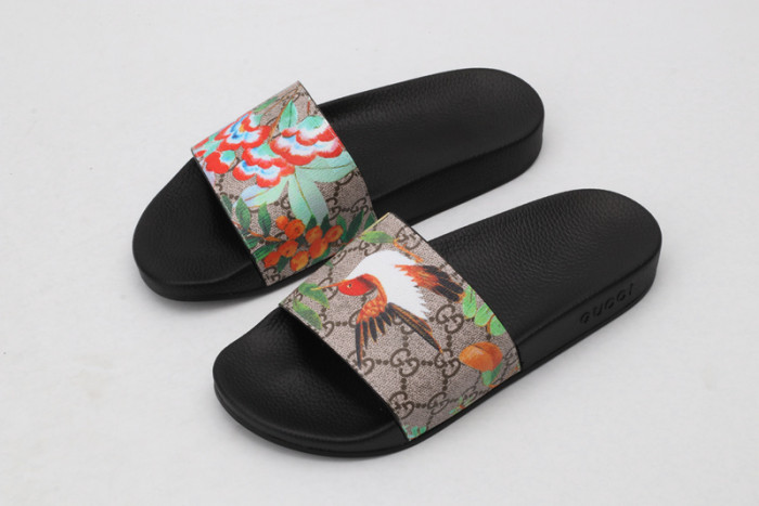 Gu66 SLIPPERS