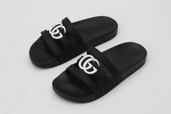 Gu66 SLIPPERS