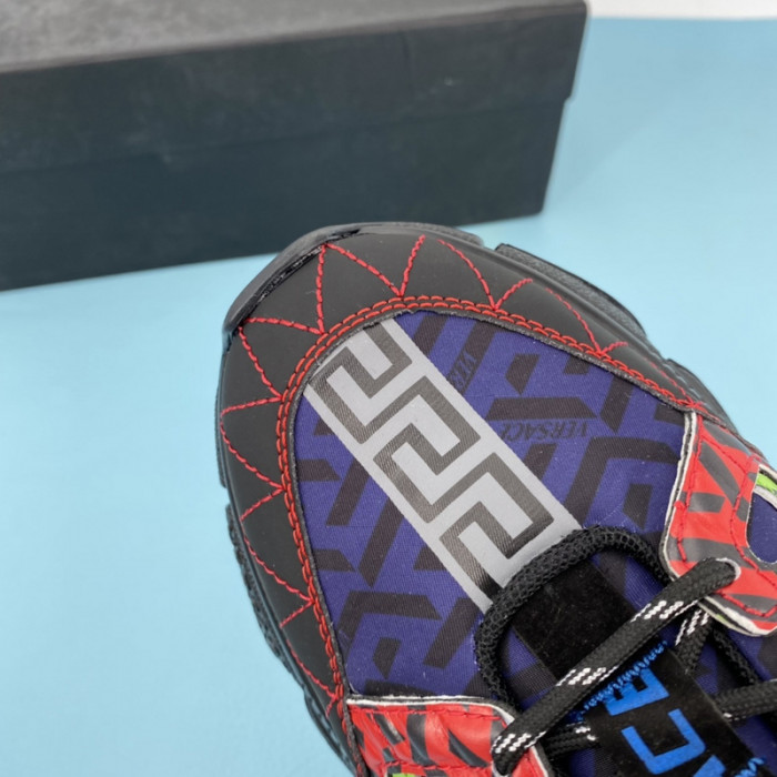 VERS SNEAKERS