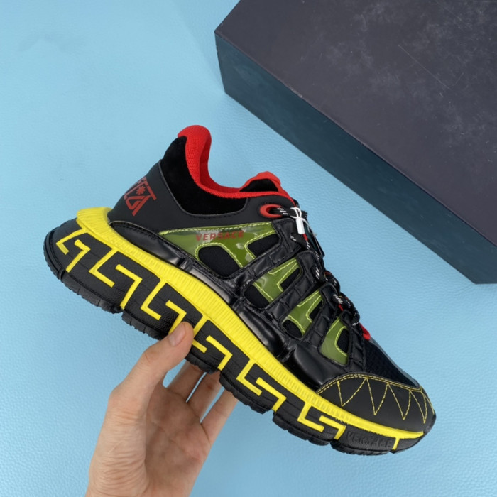VERS SNEAKERS