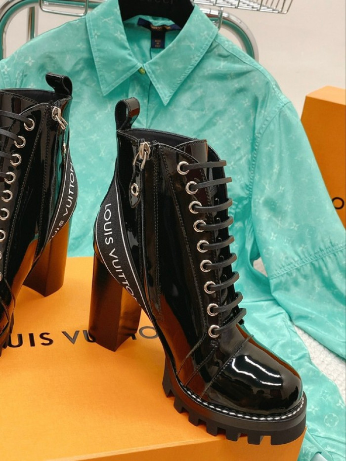 lou1su1tt Boots