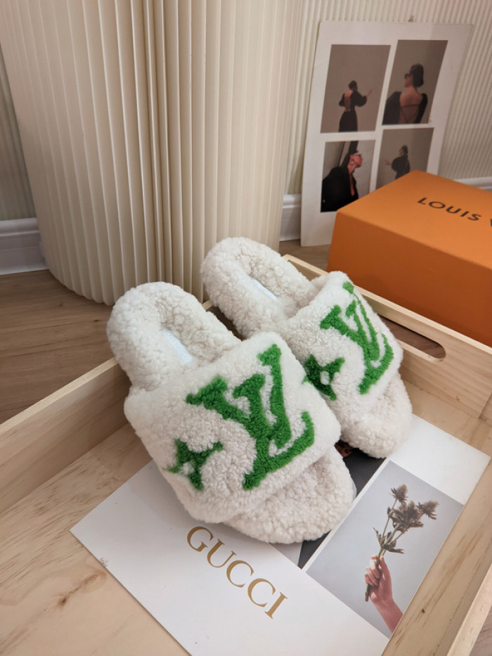 Lou1su1tt slides