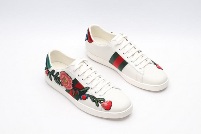 Gu66 Ace Embroidered Low-Top Sneaker