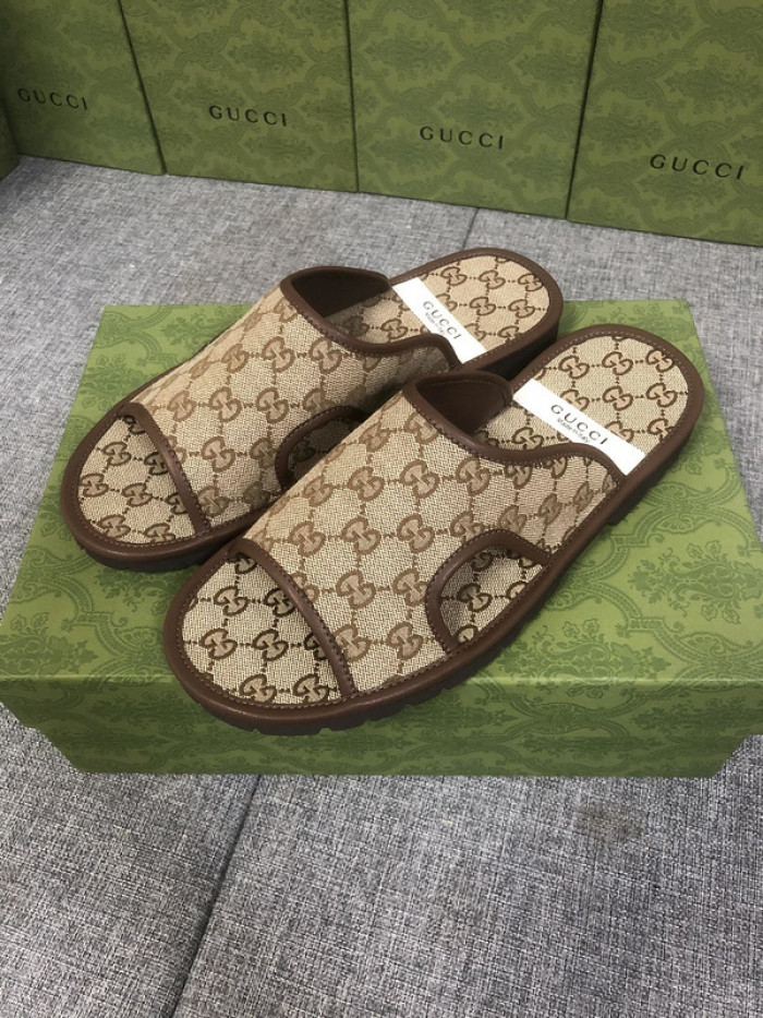 Gu66 SLIPPERS