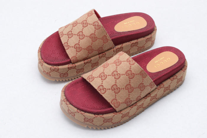 Gu66 SLIPPERS