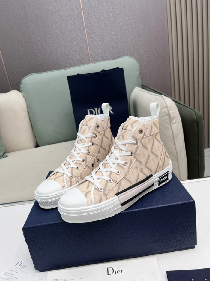D10R B23 Oblique High Top Sneaker