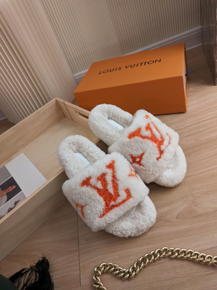 Lou1su1tt slides