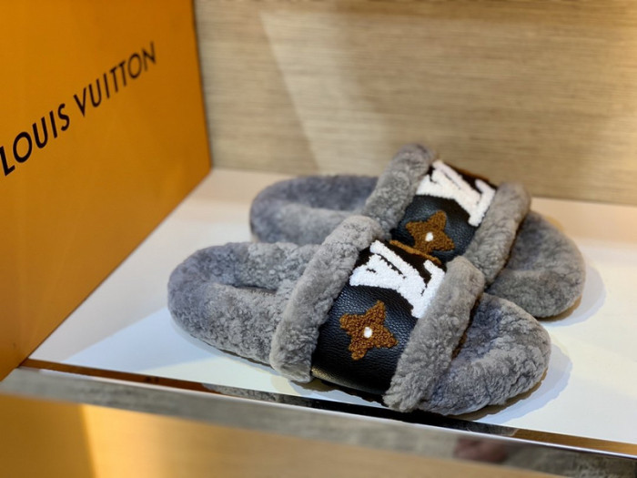 Lou1su1tt slides