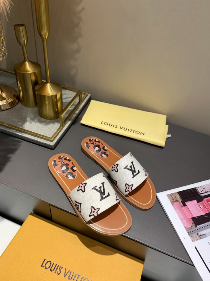 Lou1su1tt slides