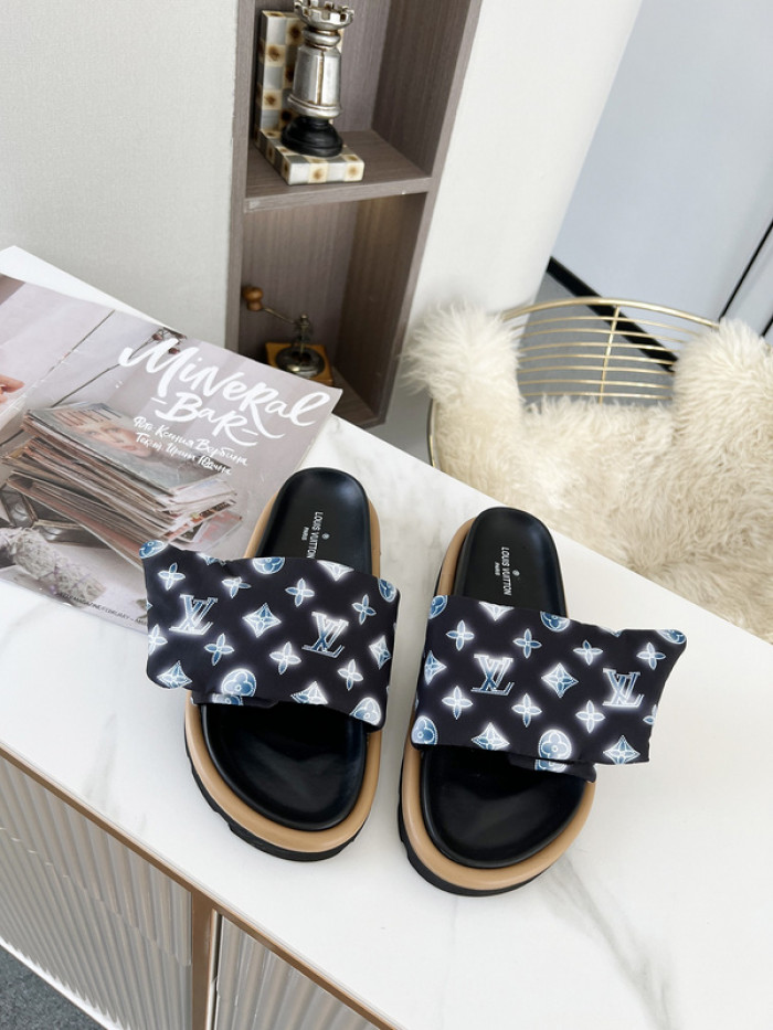 Lou1su1tt slides