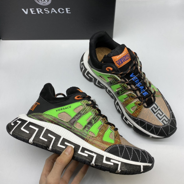VERS SNEAKERS