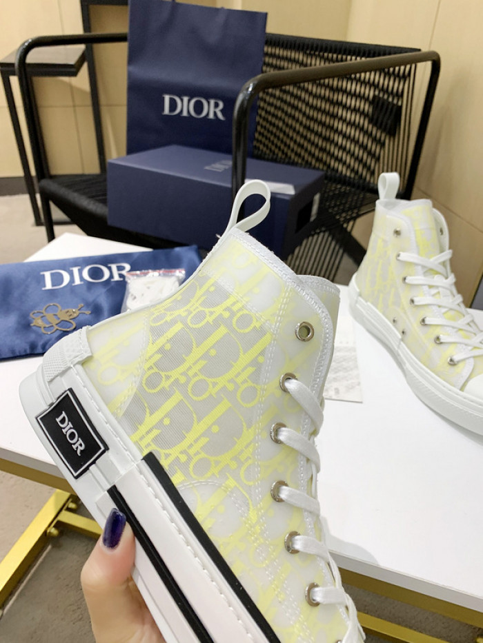 D10R B23 Oblique High Top Sneaker