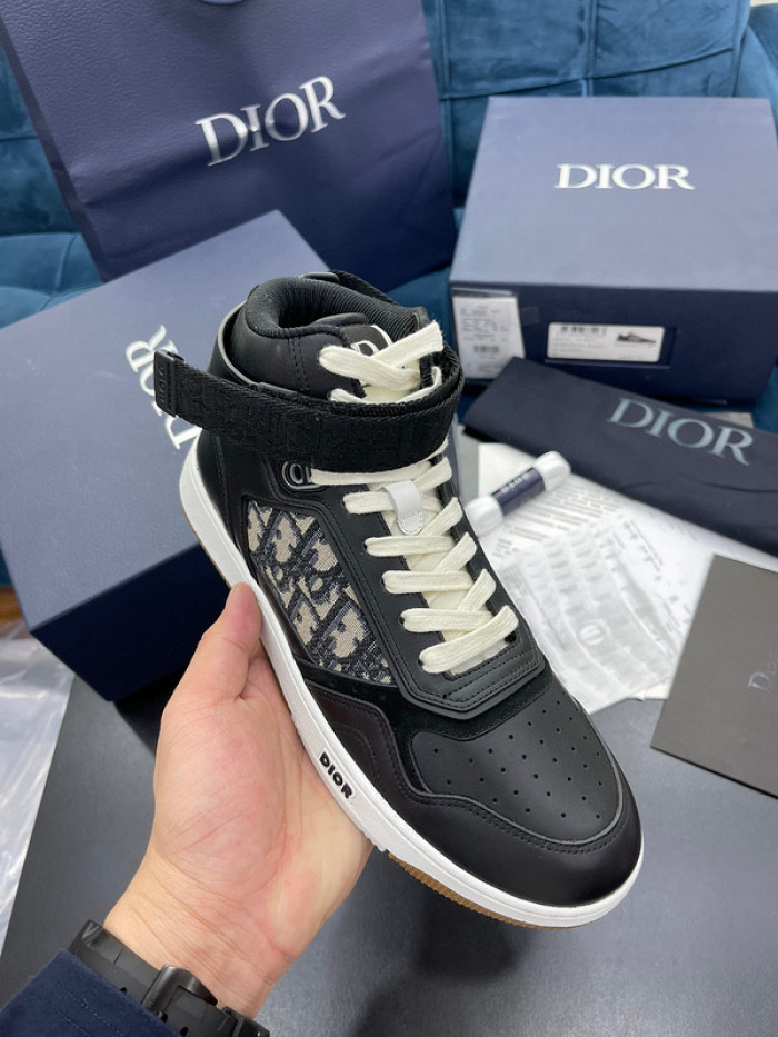 D10R B27 Sneaker