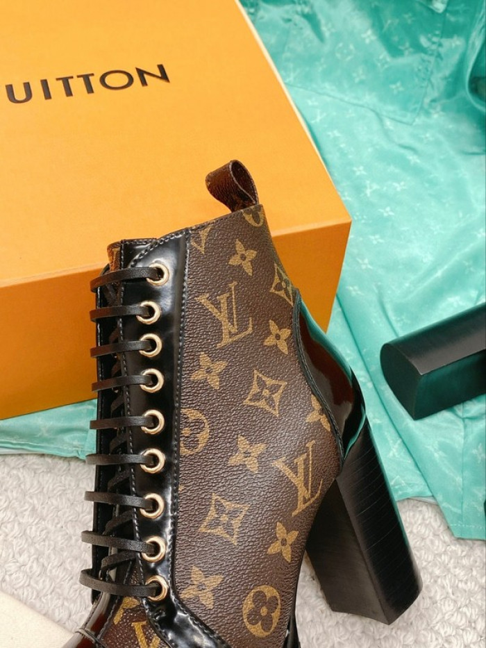 lou1su1tt Boots