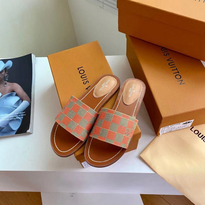 Lou1su1tt slides