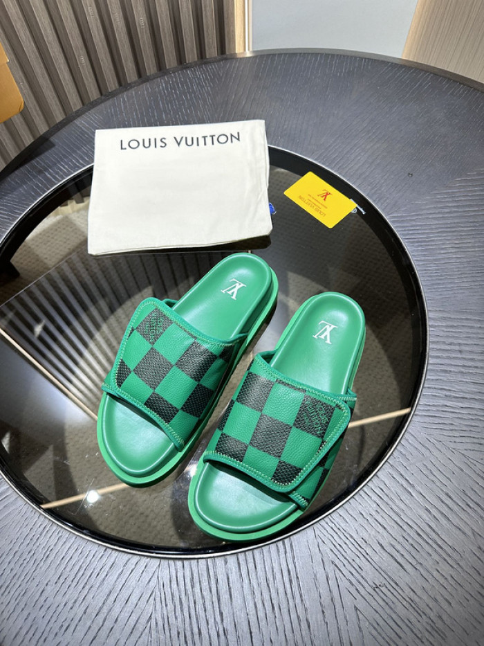 Lou1su1tt slides