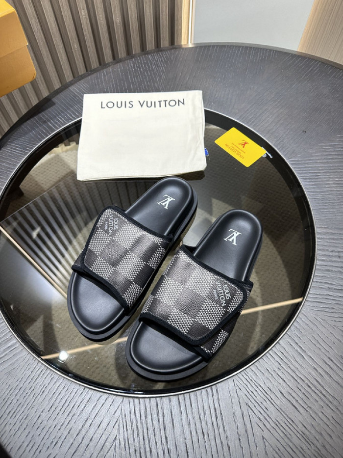 Lou1su1tt slides