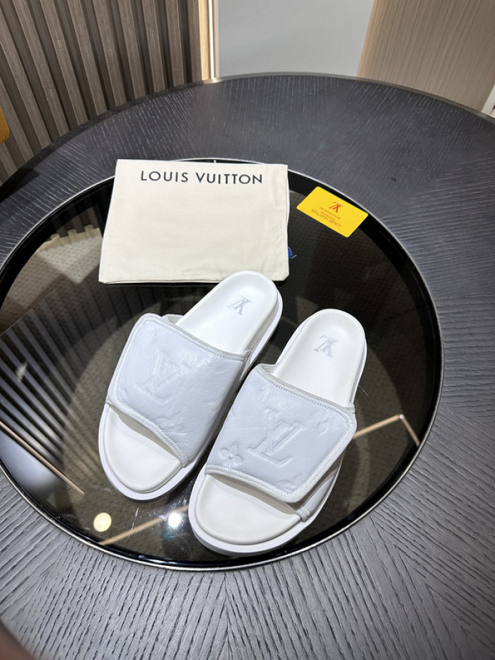 Lou1su1tt slides