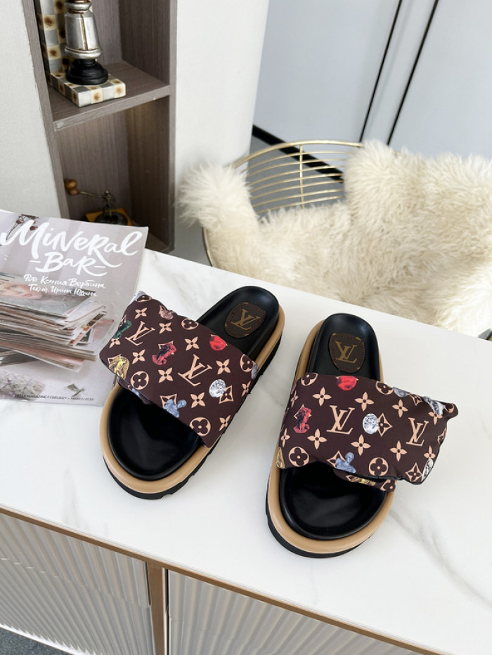 Lou1su1tt slides