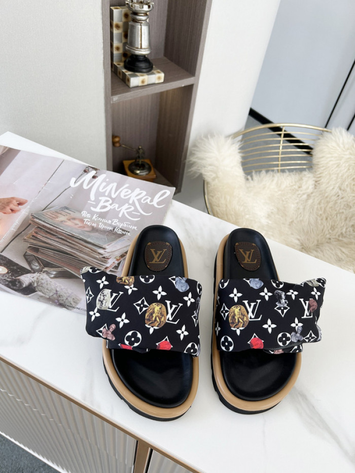 Lou1su1tt slides